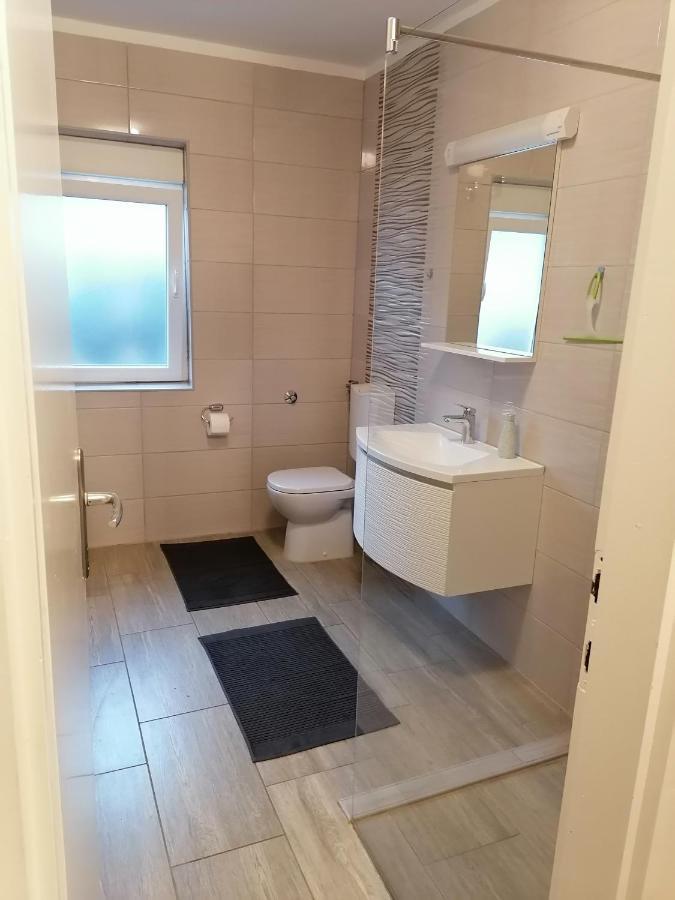 Apartman 2 Punta Pakostane Exterior photo
